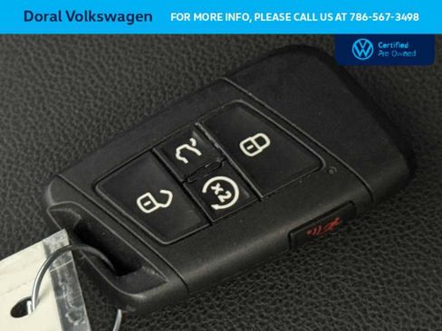 Used 2024 Volkswagen Taos SE image 28