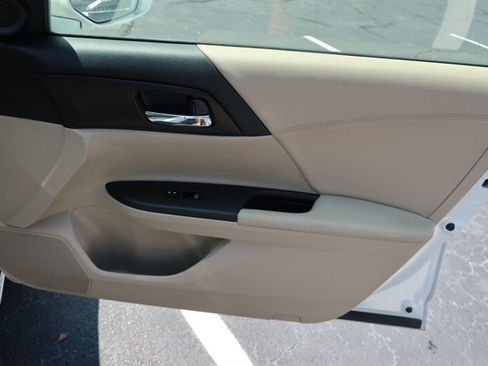 Used 2013 Honda Accord EX image 24