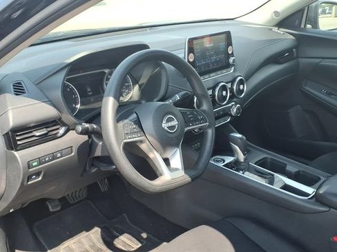 Used 2024 Nissan Sentra SV FWD image 8