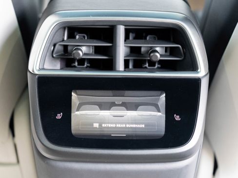 Used 2022 Lucid Air Grand Touring image 37