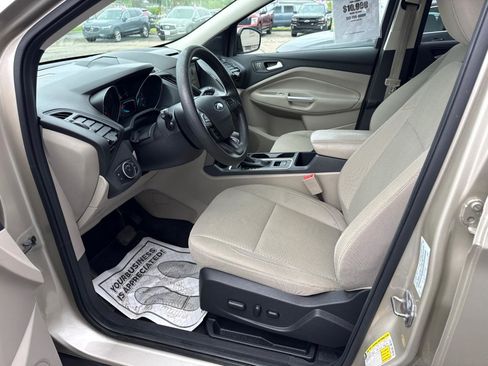 Used 2018 Ford Escape SE w/ Ford Safe & Smart Package FWD image 14