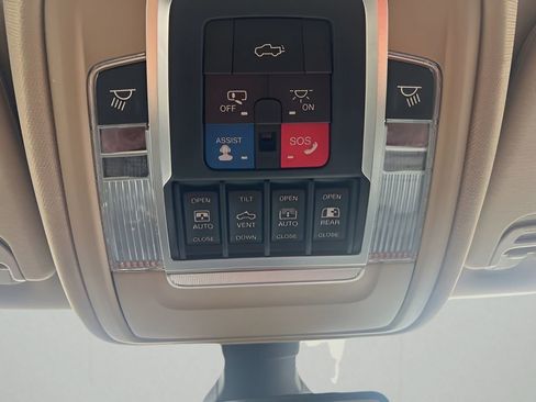 Used 2019 RAM 1500 Laramie image 30