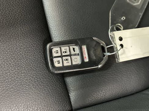 Certified 2023 Honda Odyssey Touring image 32