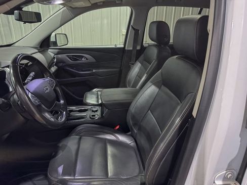 Used 2021 Chevrolet Traverse RS AWD/4WD image 12