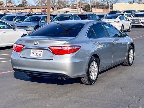 Used 2016 Toyota Camry LE image 4