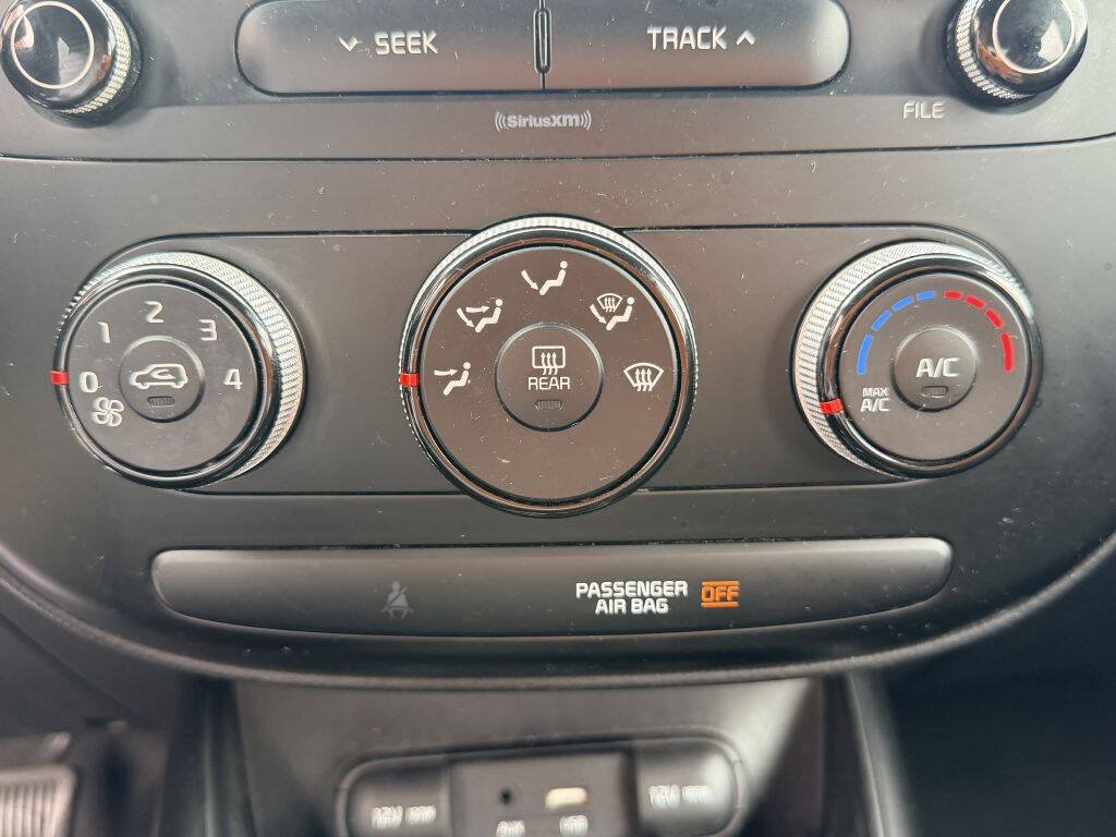 Used 2017 Kia Soul w/ Convenience Package FWD image 17