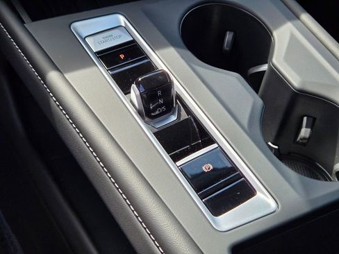 Certified 2025 Volkswagen Atlas Cross Sport SE FWD image 22