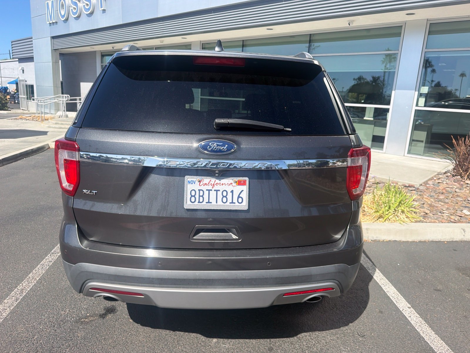Used 2017 Ford Explorer XLT w/ Equipment Group 202A FWD image 4