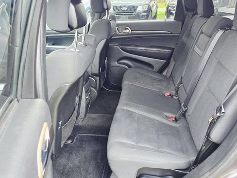 Used 2014 Jeep Grand Cherokee Laredo w/ Quick Order Package 23E AWD/4WD image 12