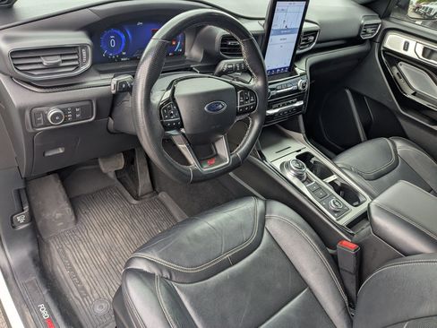 Used 2021 Ford Explorer ST w/ Equipment Group 401A AWD/4WD image 17