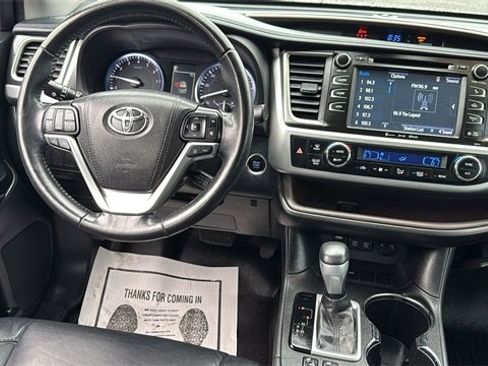 Used 2017 Toyota Highlander FWD V6 image 27