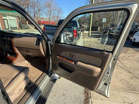 Used 2000 Toyota 4Runner Limited image 16