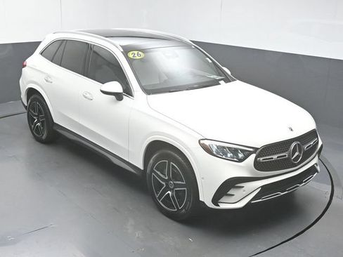 Used 2026 Mercedes-Benz GLC 300 image 44