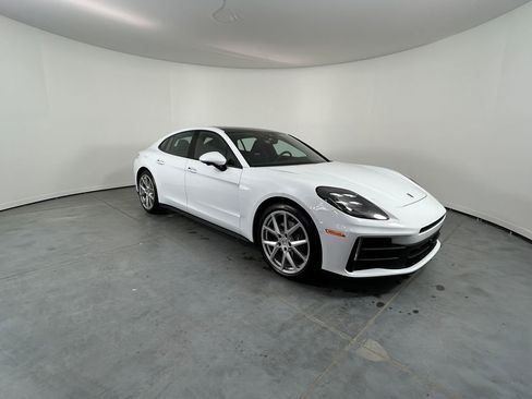 Certified 2024 Porsche Panamera 4 AWD/4WD image 9
