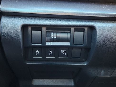 Used 2022 Subaru Crosstrek 2.5i Sport w/ Moonroof Package image 27