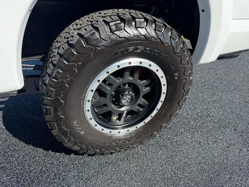 Used 2017 Ford F150 Lariat w/ Equipment Group 502A Luxury image 37