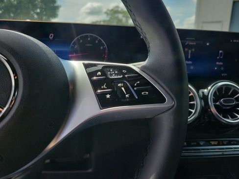 Certified 2026 Mercedes-Benz GLB 250 image 25