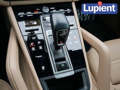 Used 2021 Porsche Cayenne Base image 19