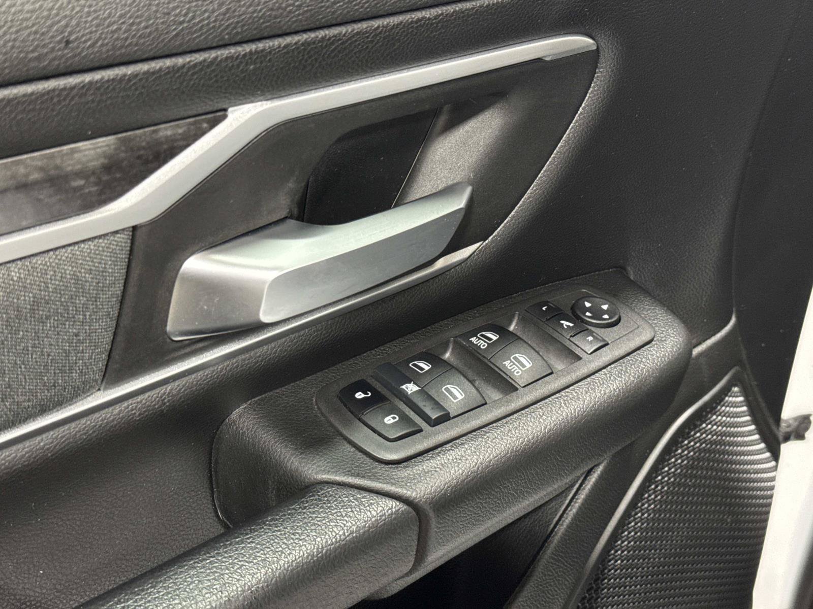 Used 2022 RAM 1500 Big Horn AWD/4WD image 17