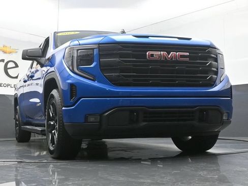 Used 2023 GMC Sierra 1500 Elevation AWD/4WD image 3
