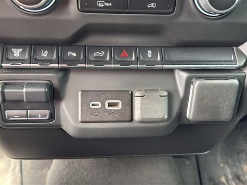 Used 2024 Chevrolet Silverado 2500 Custom w/ Custom Value Package image 10