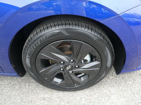 Used 2023 Hyundai Elantra SEL FWD image 29