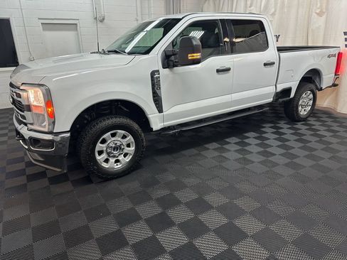 Used 2024 Ford F250 XLT AWD/4WD image 5