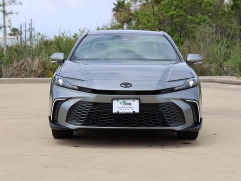 New 2026 Toyota Camry SE image 2