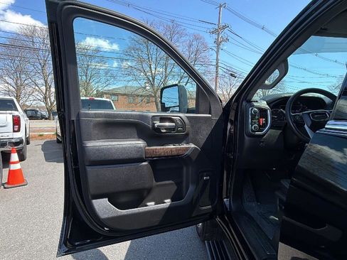 Used 2023 GMC Sierra 2500 Denali w/ Technology Package image 10