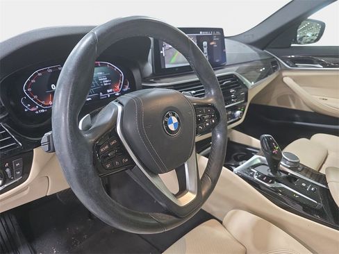 Used 2022 BMW 530i w/ Convenience Package image 16
