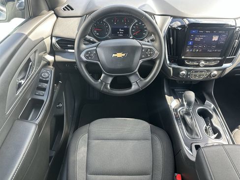 Used 2023 Chevrolet Traverse LT AWD/4WD image 17