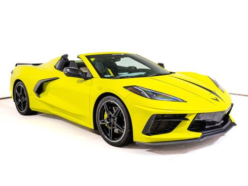 Used 2021 Chevrolet Corvette Stingray Premium Conv w/ Z51 Performance Package RWD image 9