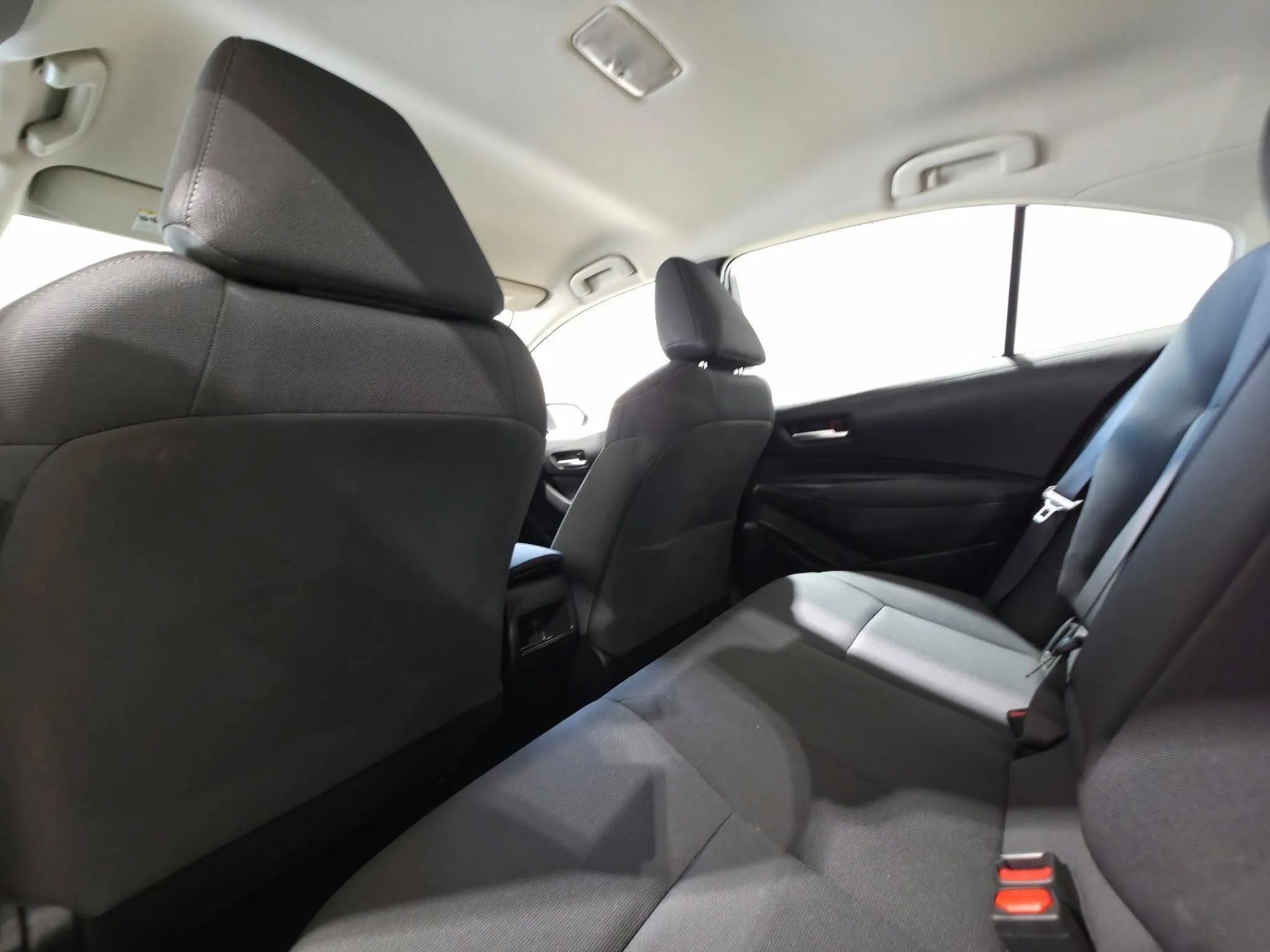 Used 2021 Toyota Corolla LE w/ Carpet Mat Package (TMS) FWD image 12