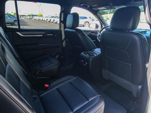 Used 2024 GMC Acadia Elevation w/ Luxury Package AWD/4WD image 25