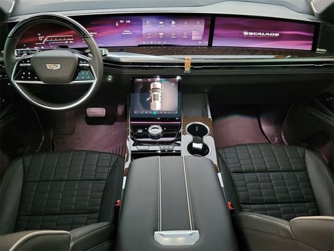 Used 2025 Cadillac Escalade Sport Platinum w/ LPO, ONYX Package image 14