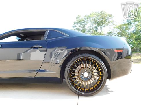 Used 2013 Chevrolet Camaro SS w/ RS Package RWD image 15