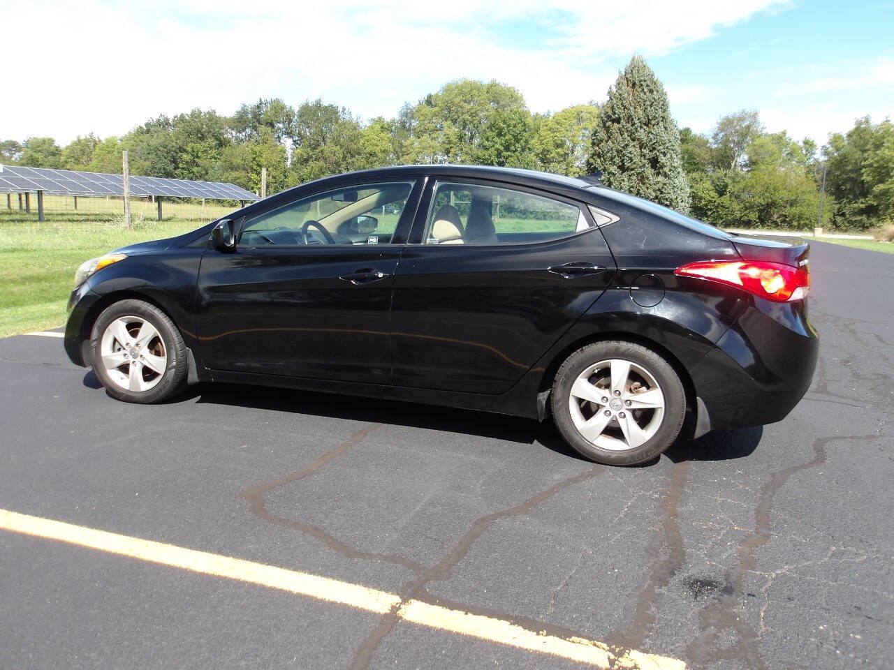 Used 2013 Hyundai Elantra GLS w/ Preferred Pkg FWD image 11