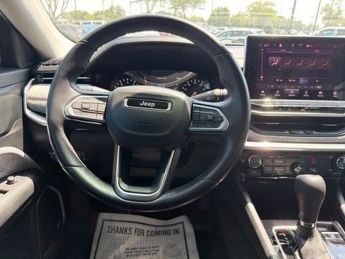 Used 2022 Jeep Compass Latitude w/ Sun and Sound Group AWD/4WD image 24