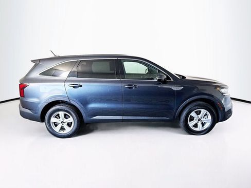 Certified 2023 Kia Sorento LX AWD/4WD image 4