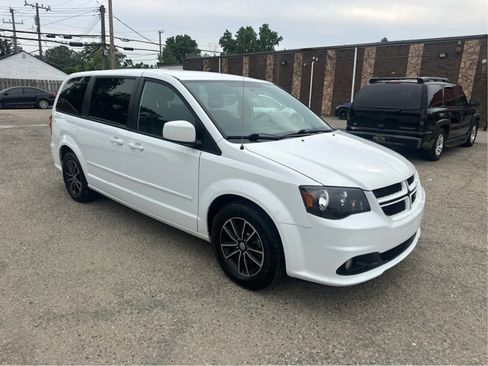 Used 2017 Dodge Grand Caravan GT FWD image 8