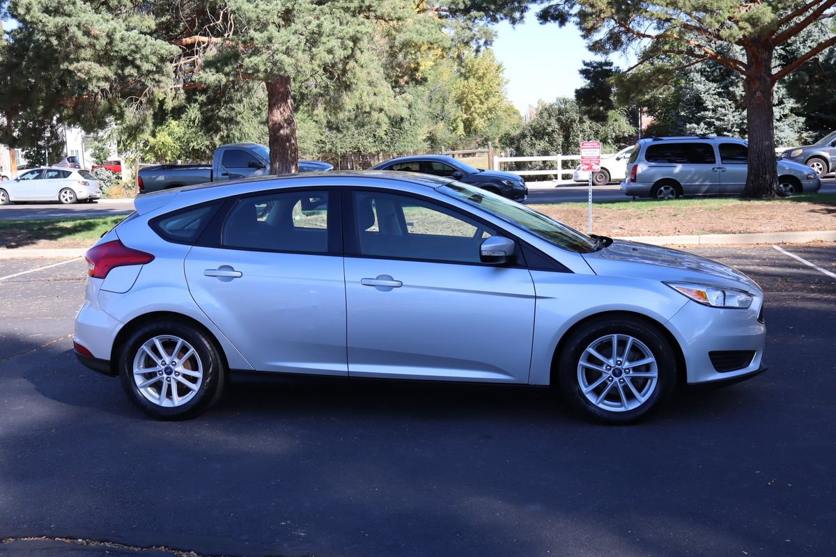 Used 2018 Ford Focus SE w/ Cold Weather Package FWD image 3