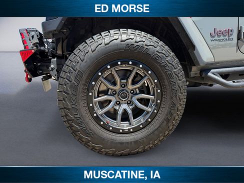 Used 2020 Jeep Wrangler Unlimited Sahara w/ Dual Top Group AWD/4WD image 14