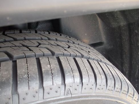 Used 2022 Jeep Compass Limited image 10