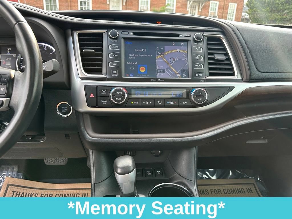 Used 2014 Toyota Highlander Limited Platinum AWD/4WD image 24
