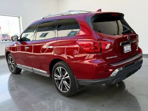 Used 2019 Nissan Pathfinder Platinum AWD/4WD image 4