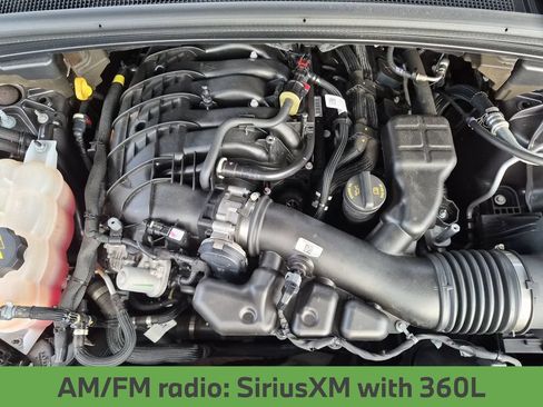 Used 2023 Jeep Grand Cherokee L Limited w/ Luxury Tech Group II RWD image 15