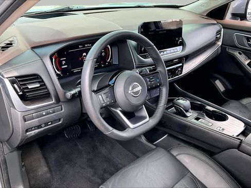 Used 2023 Nissan Rogue Platinum w/ Platinum Premium Package FWD image 16