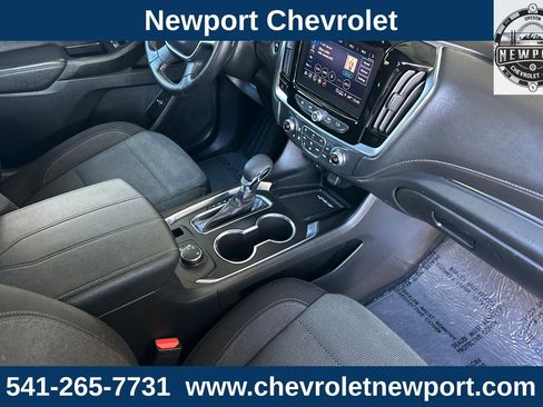 Used 2023 Chevrolet Traverse LT w/ Midnight/Sport Edition image 18