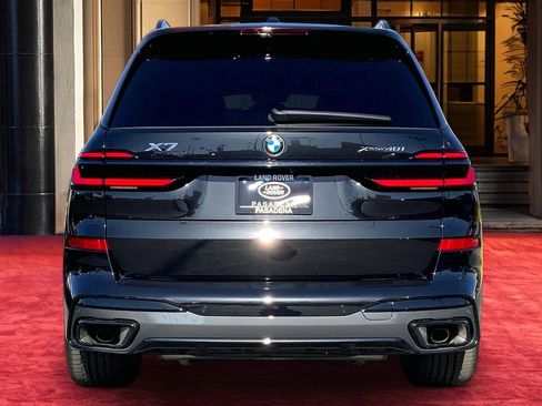 Used 2026 BMW X7 xDrive40i w/ M Sport Package image 4