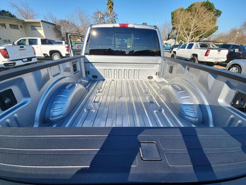 Used 2022 Ford F350 Platinum w/ FX4 Off-Road Package image 21